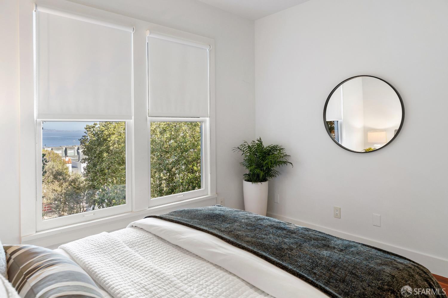 Detail Gallery Image 27 of 50 For 341 Lombard St, San Francisco,  CA 94133 - 4 Beds | 3/1 Baths