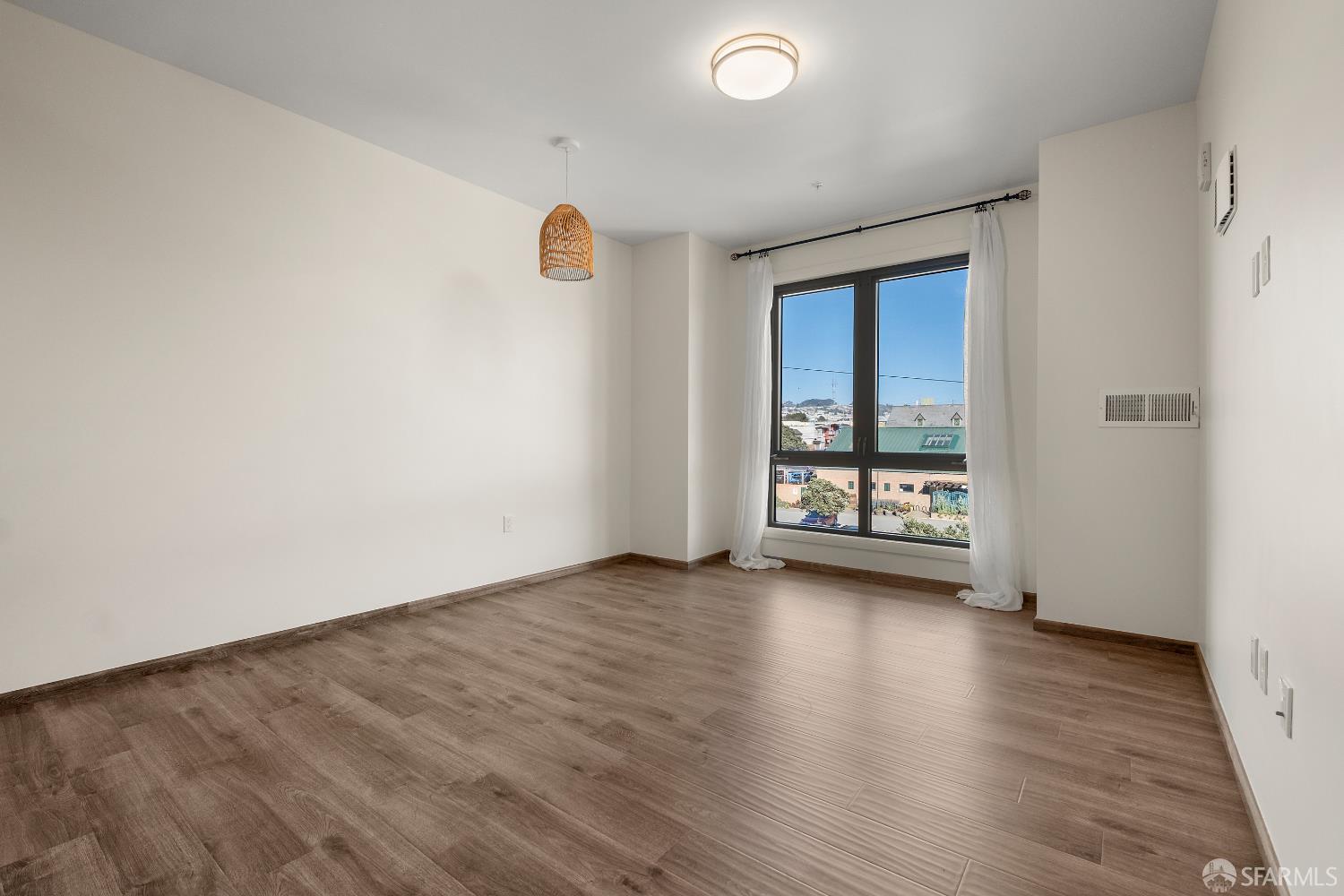 Detail Gallery Image 17 of 63 For 3535 Wawona St #311,  San Francisco,  CA 94116 - 2 Beds | 2 Baths