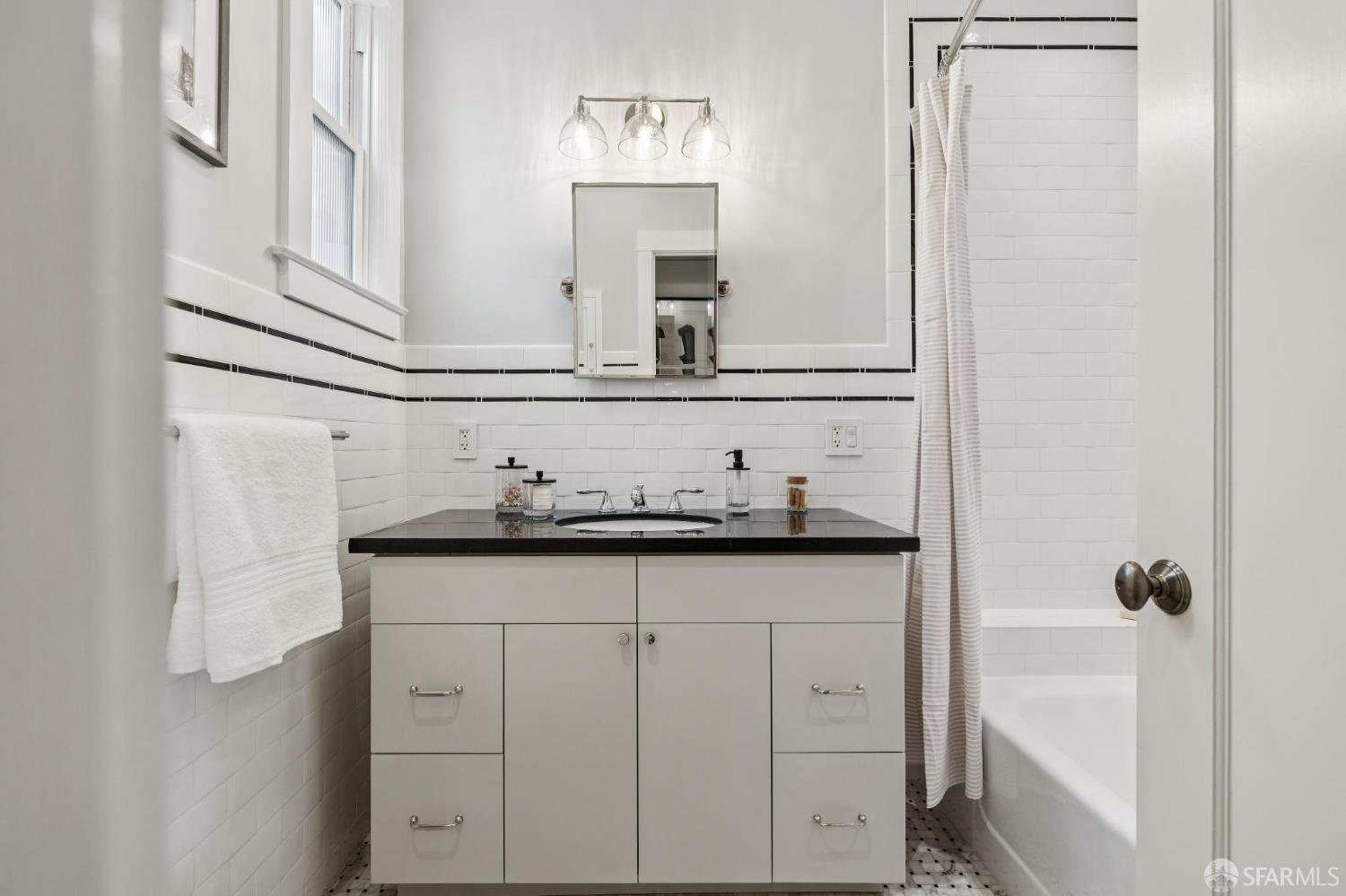 Detail Gallery Image 27 of 53 For 333 14th Ave, San Francisco,  CA 94118 - 3 Beds | 2/1 Baths