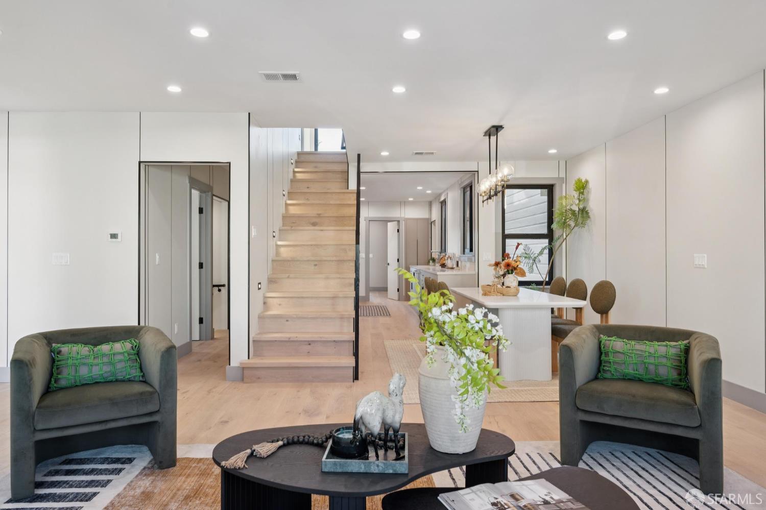 Detail Gallery Image 8 of 72 For 1371 34th Ave, San Francisco,  CA 94122 - 4 Beds | 4 Baths