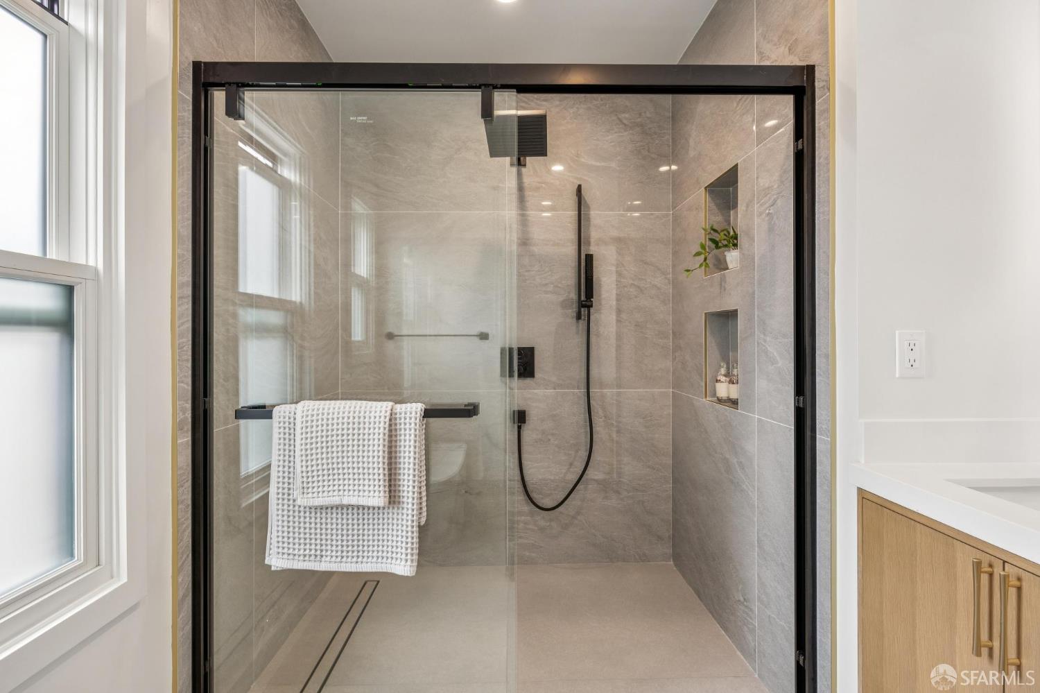 Detail Gallery Image 35 of 99 For 494 46th Ave, San Francisco,  CA 94121 - 4 Beds | 4 Baths