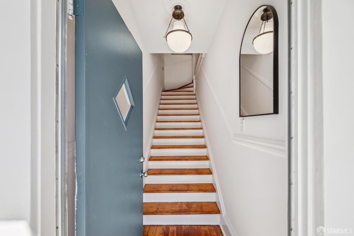 Detail Gallery Image 3 of 26 For 3642 17th St, San Francisco,  CA 94114 - 3 Beds | 1 Baths