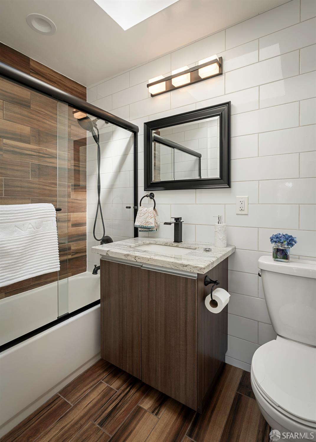 Detail Gallery Image 13 of 27 For 428 17th Ave, San Francisco,  CA 94121 - 2 Beds | 2 Baths