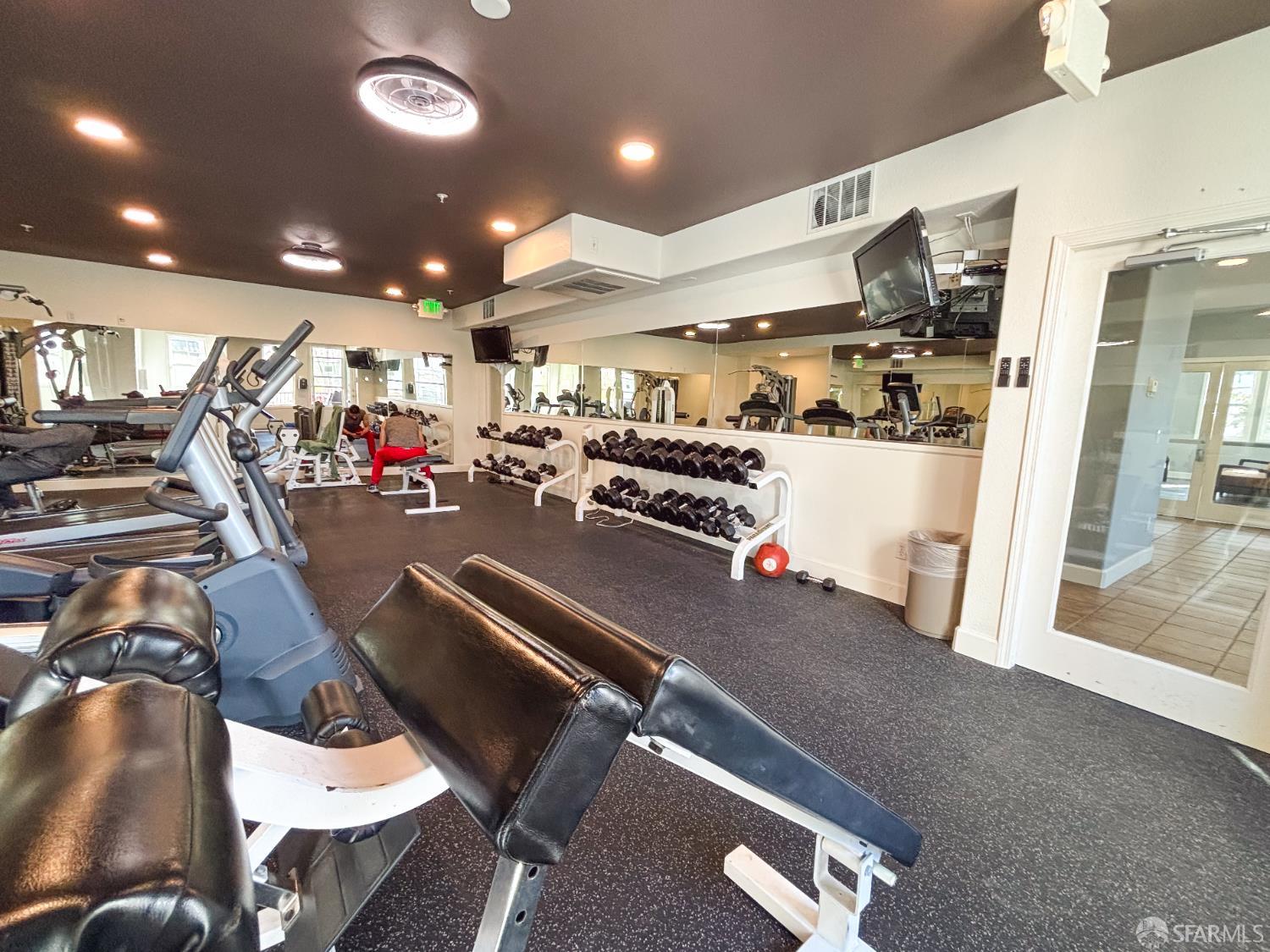 Detail Gallery Image 25 of 33 For 4138 Clarinbridge Cir, Dublin,  CA 94568 - 2 Beds | 2 Baths