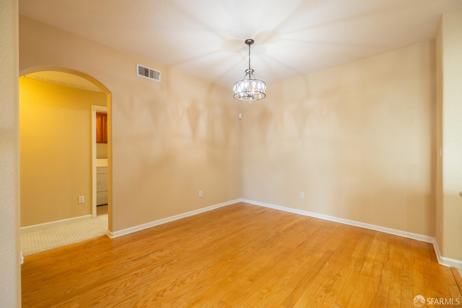 Detail Gallery Image 7 of 33 For 4138 Clarinbridge Cir, Dublin,  CA 94568 - 2 Beds | 2 Baths