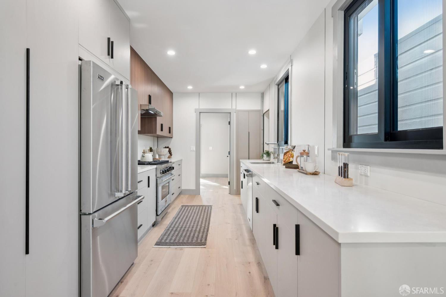 Detail Gallery Image 16 of 72 For 1371 34th Ave, San Francisco,  CA 94122 - 4 Beds | 4 Baths