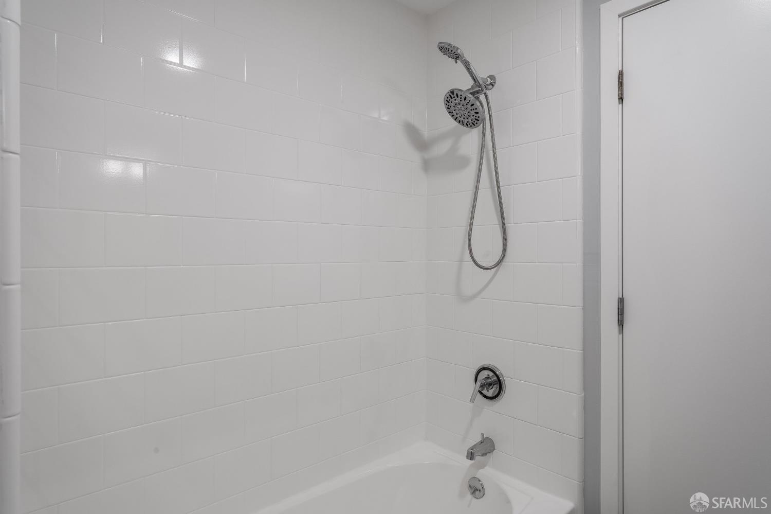 Photo #21: 426111105 Listing: Photo #21