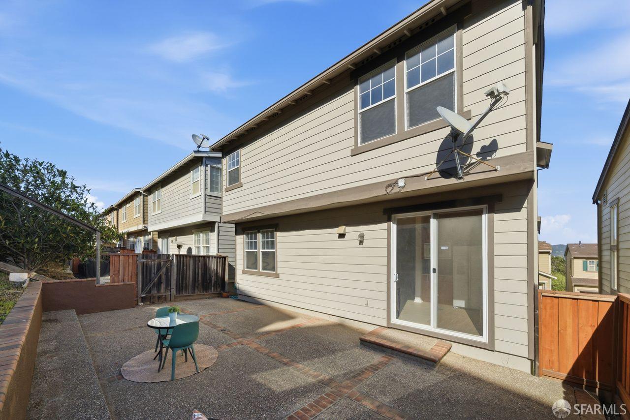 Detail Gallery Image 37 of 40 For 962 Martin Trl, Daly City,  CA 94014 - 4 Beds | 3 Baths