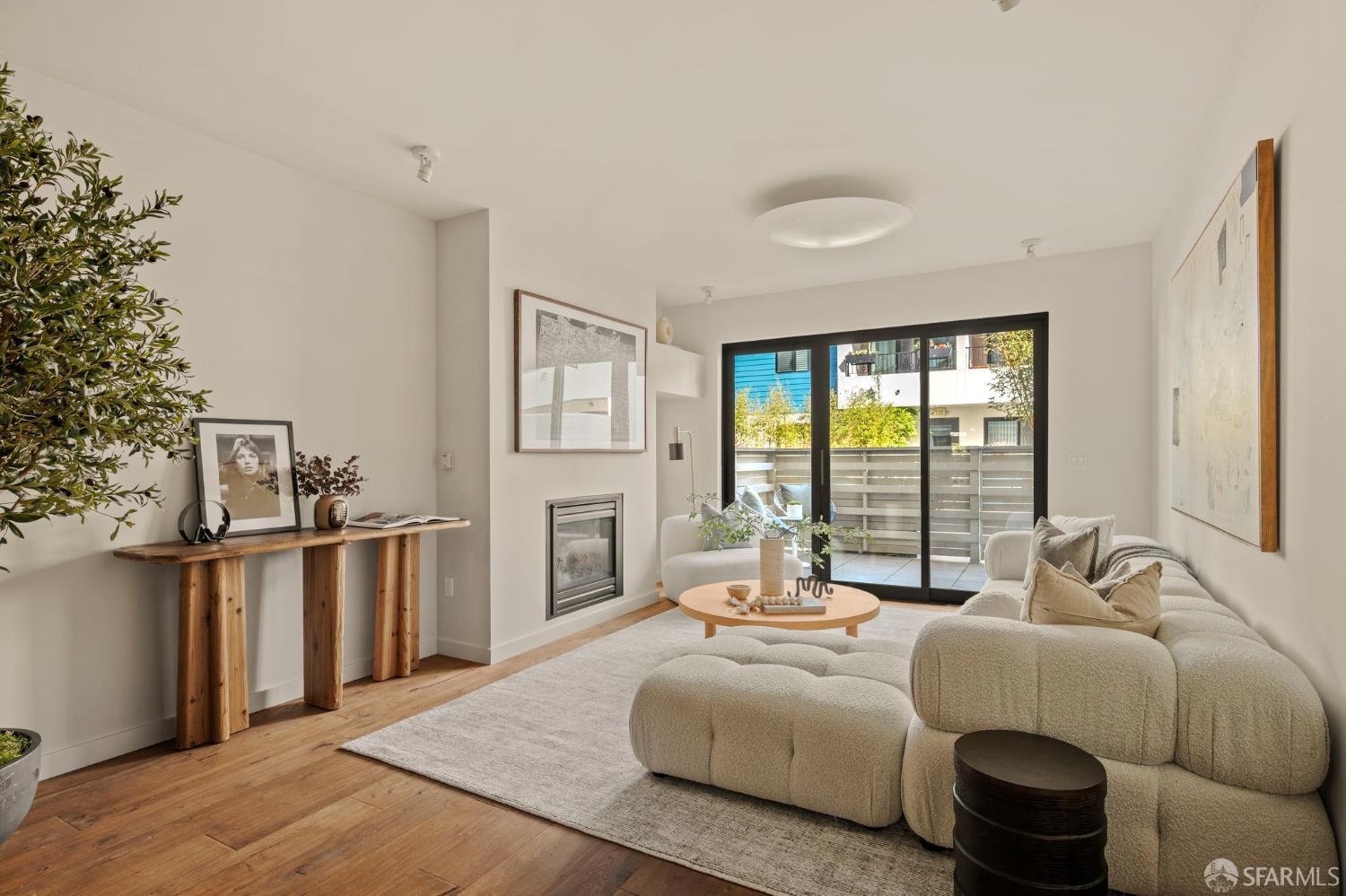 Photo #4: 426111637 Listing: Photo #4