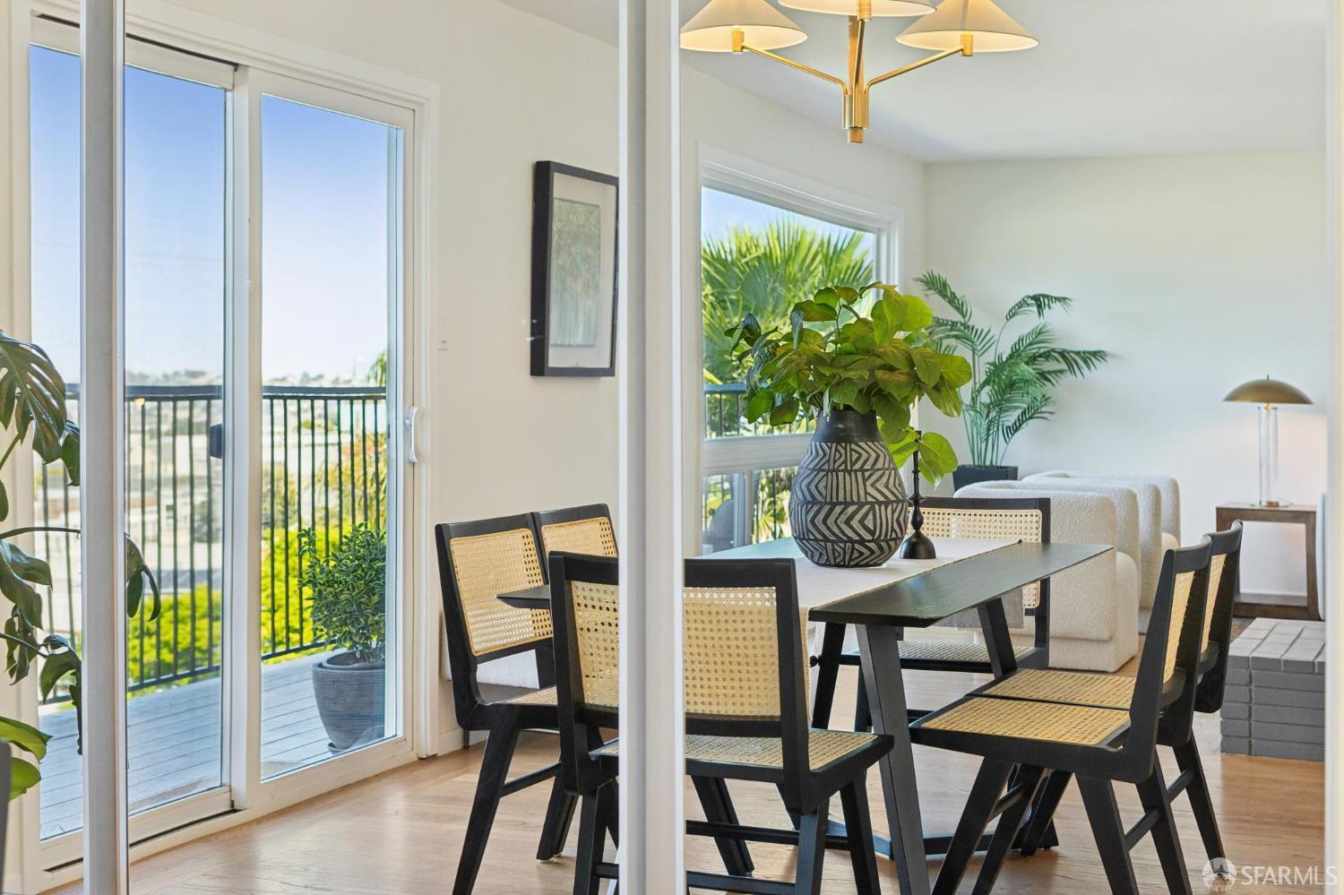 Detail Gallery Image 10 of 88 For 851 Bowdoin St, San Francisco,  CA 94134 - 4 Beds | 3 Baths