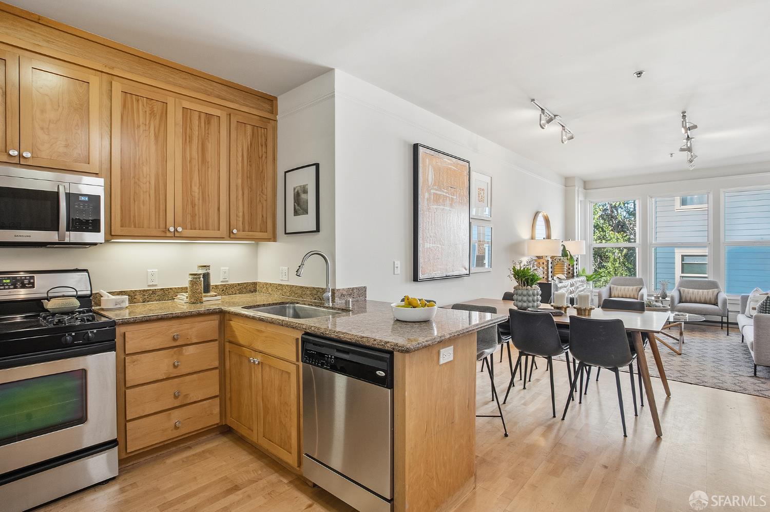 Photo #4: 426109549 Listing: Photo #4