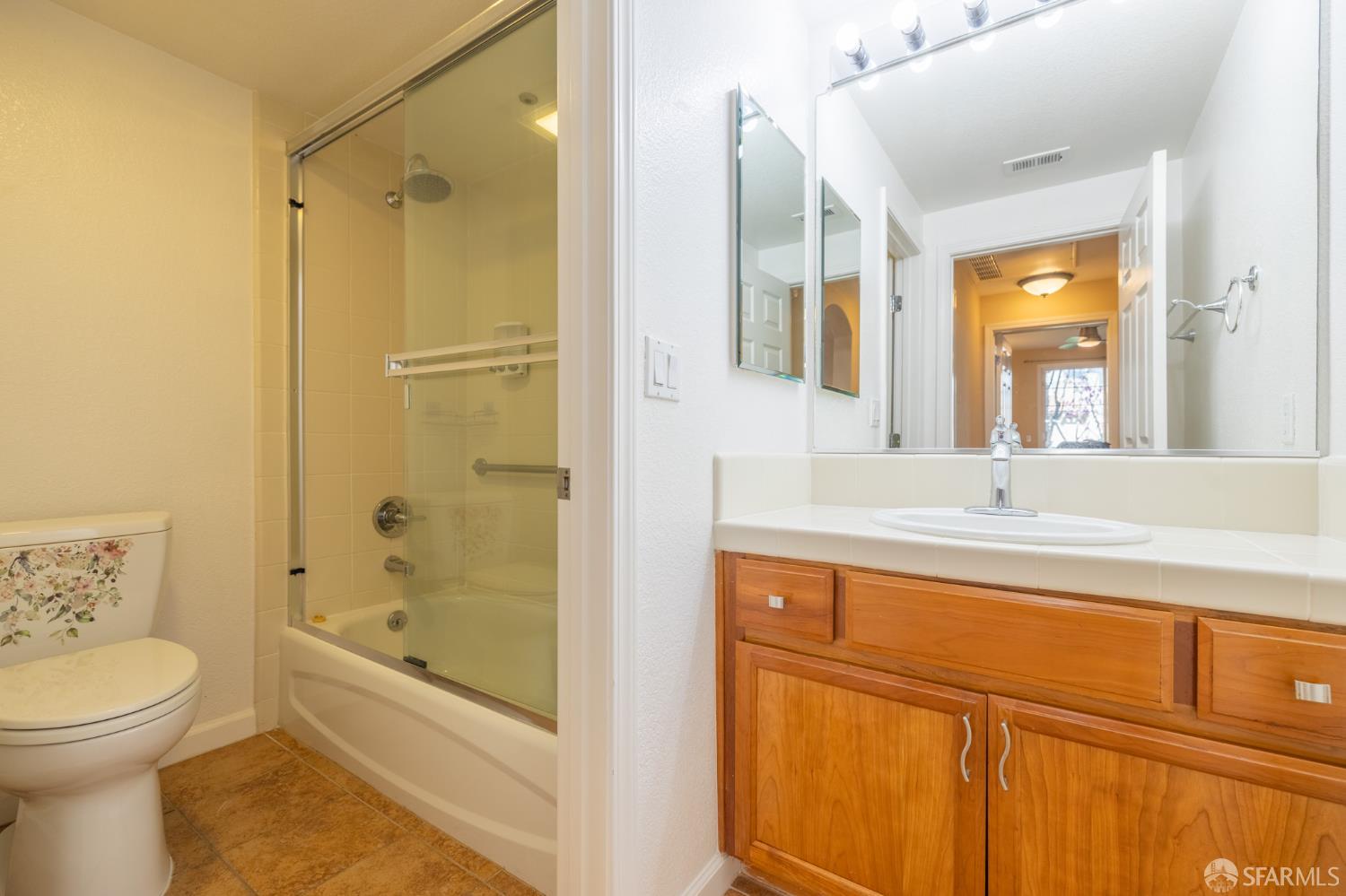 Detail Gallery Image 18 of 33 For 4138 Clarinbridge Cir, Dublin,  CA 94568 - 2 Beds | 2 Baths