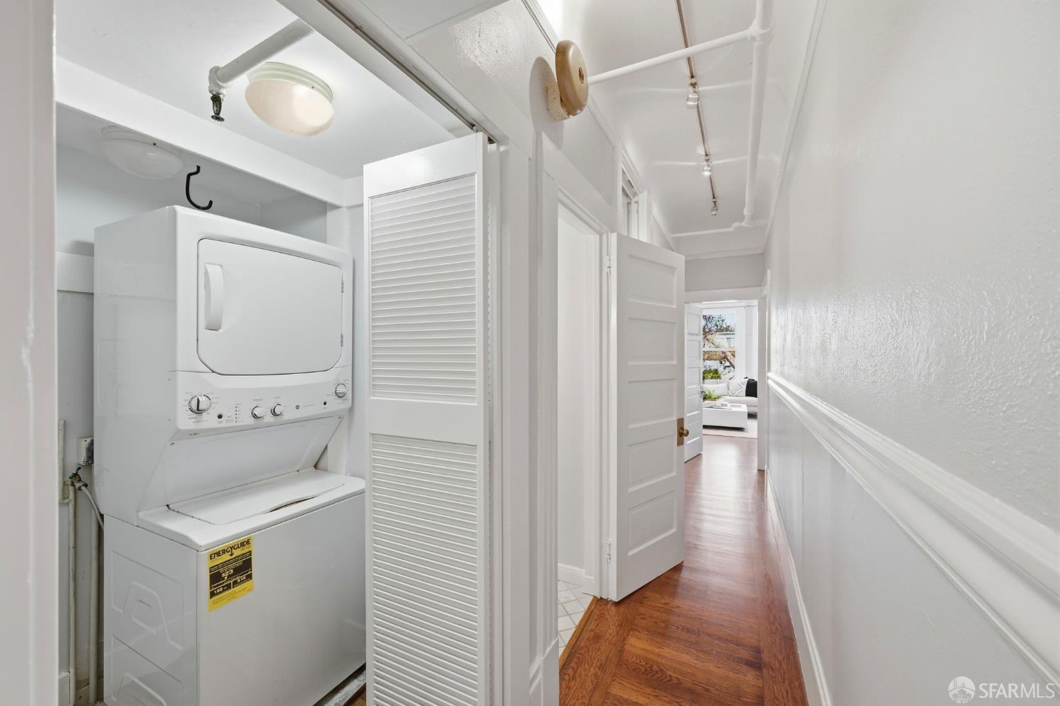 Photo #14: 426108134 Listing: Photo #14