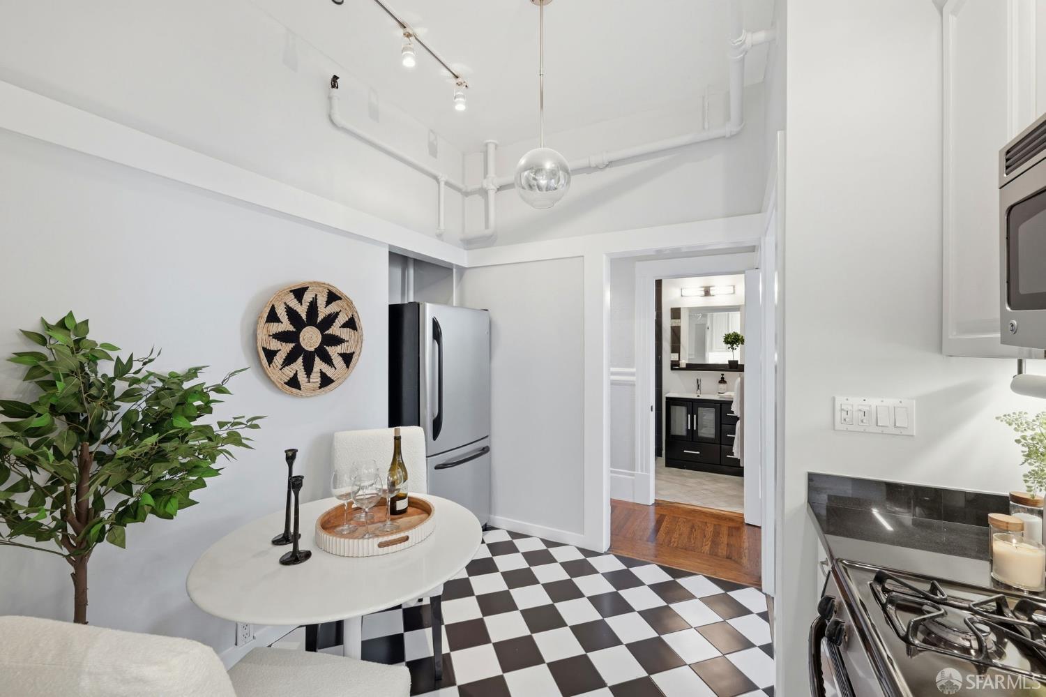 Photo #19: 426108134 Listing: Photo #19