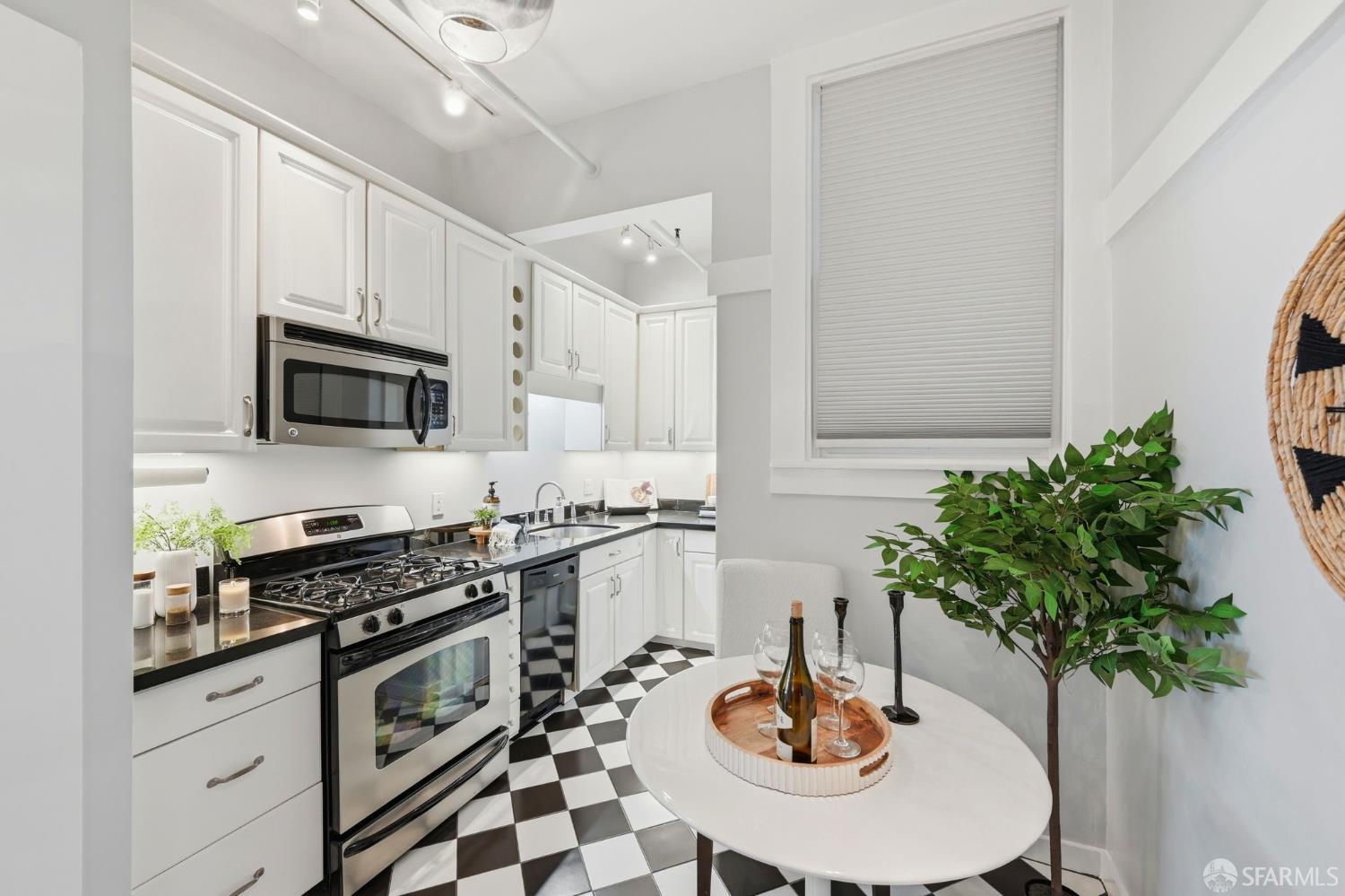 Photo #18: 426108134 Listing: Photo #18