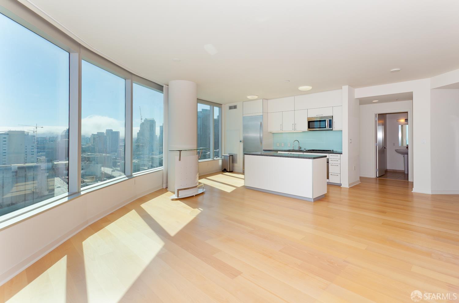 Detail Gallery Image 3 of 34 For 301 Main St 25f,  San Francisco,  CA 94105 - 2 Beds | 2 Baths