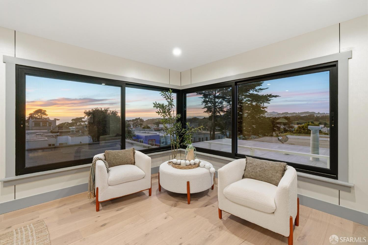 Detail Gallery Image 27 of 84 For 1371 34th Ave, San Francisco,  CA 94122 - 4 Beds | 4 Baths