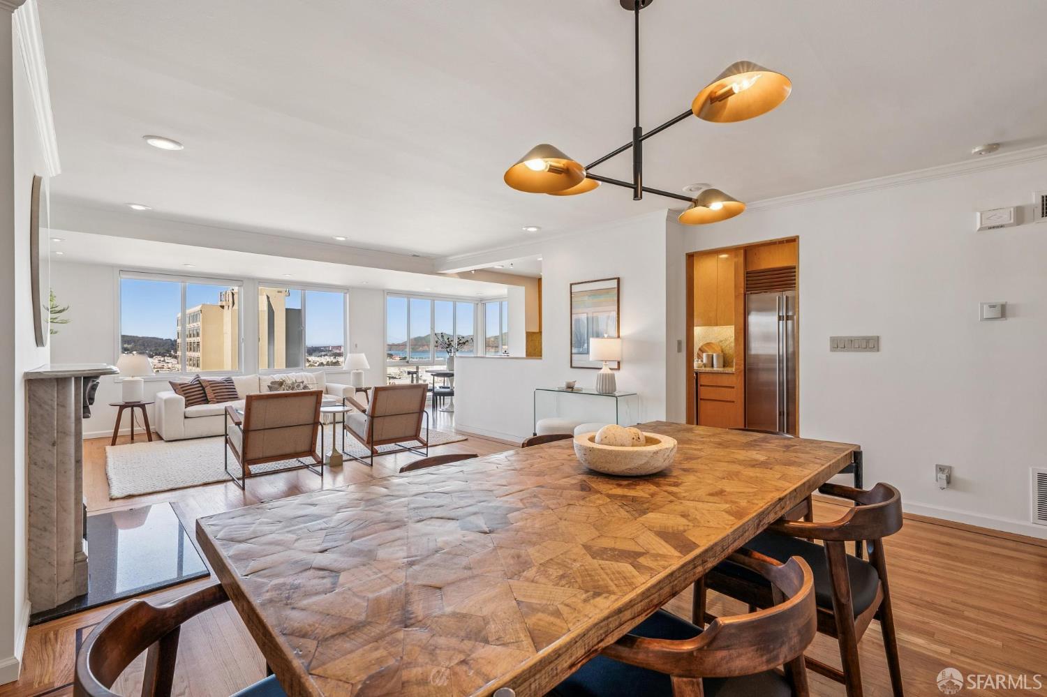 Detail Gallery Image 5 of 72 For 33 Grenard Ter, San Francisco,  CA 94109 - 3 Beds | 2/1 Baths