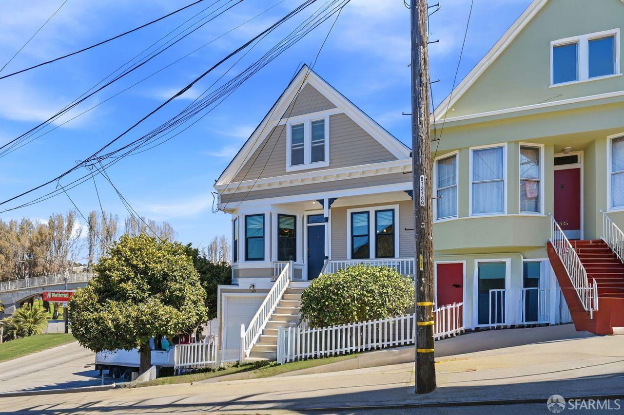 Detail Gallery Image 3 of 49 For 1529 Hampshire St, San Francisco,  CA 94110 - 3 Beds | 1/1 Baths