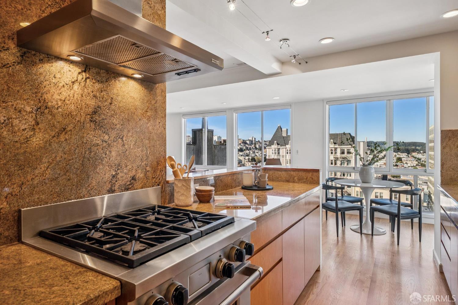 Detail Gallery Image 16 of 72 For 33 Grenard Ter, San Francisco,  CA 94109 - 3 Beds | 2/1 Baths