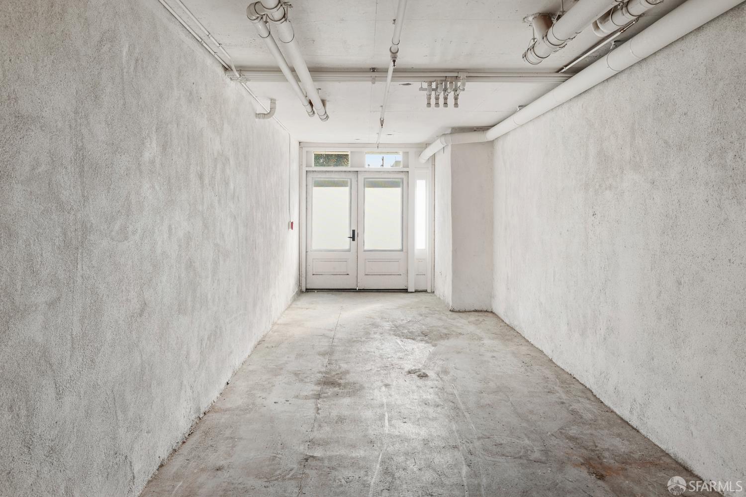 Detail Gallery Image 4 of 12 For 566 S Van Ness Ave Comm1,  San Francisco,  CA 94110 - – Beds | – Baths