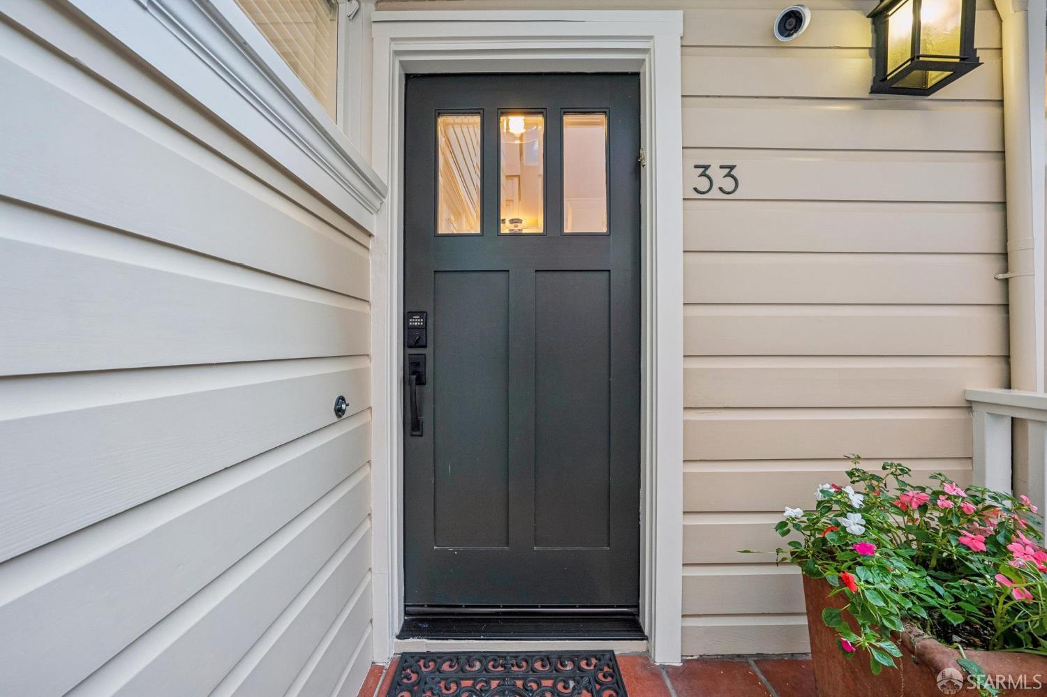 Detail Gallery Image 3 of 72 For 33 Grenard Ter, San Francisco,  CA 94109 - 3 Beds | 2/1 Baths