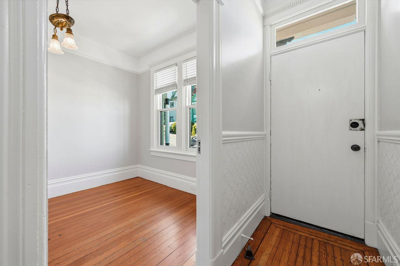 Detail Gallery Image 9 of 49 For 1529 Hampshire St, San Francisco,  CA 94110 - 3 Beds | 1/1 Baths