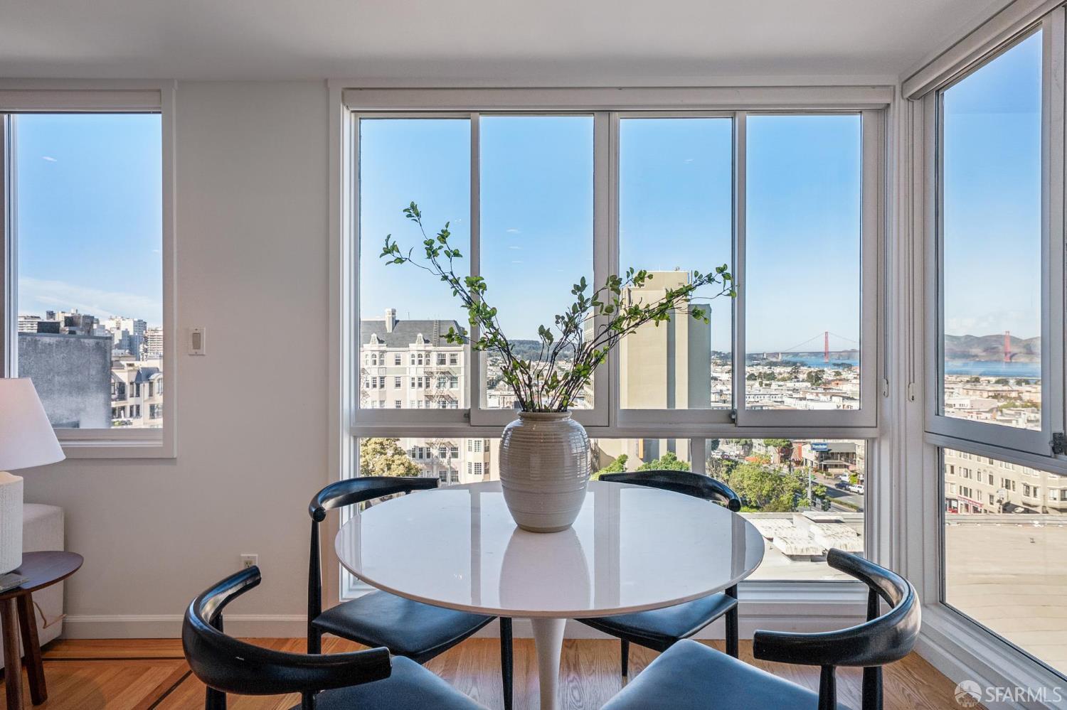 Detail Gallery Image 13 of 72 For 33 Grenard Ter, San Francisco,  CA 94109 - 3 Beds | 2/1 Baths