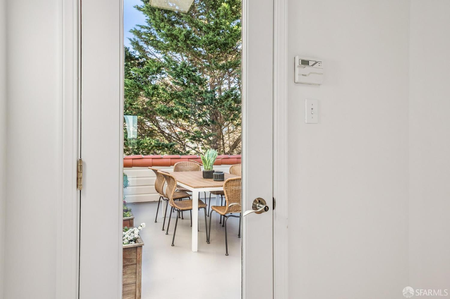 Detail Gallery Image 31 of 72 For 33 Grenard Ter, San Francisco,  CA 94109 - 3 Beds | 2/1 Baths