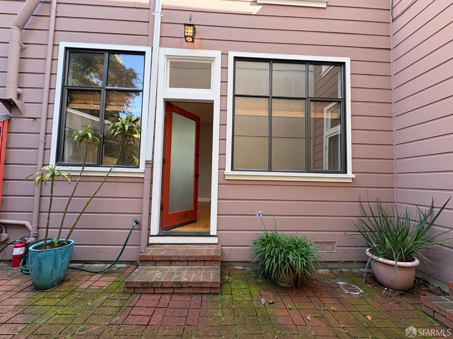 Detail Gallery Image 4 of 13 For 236 Clinton Park Dr, San Francisco,  CA 94103 - 1 Beds | 1 Baths