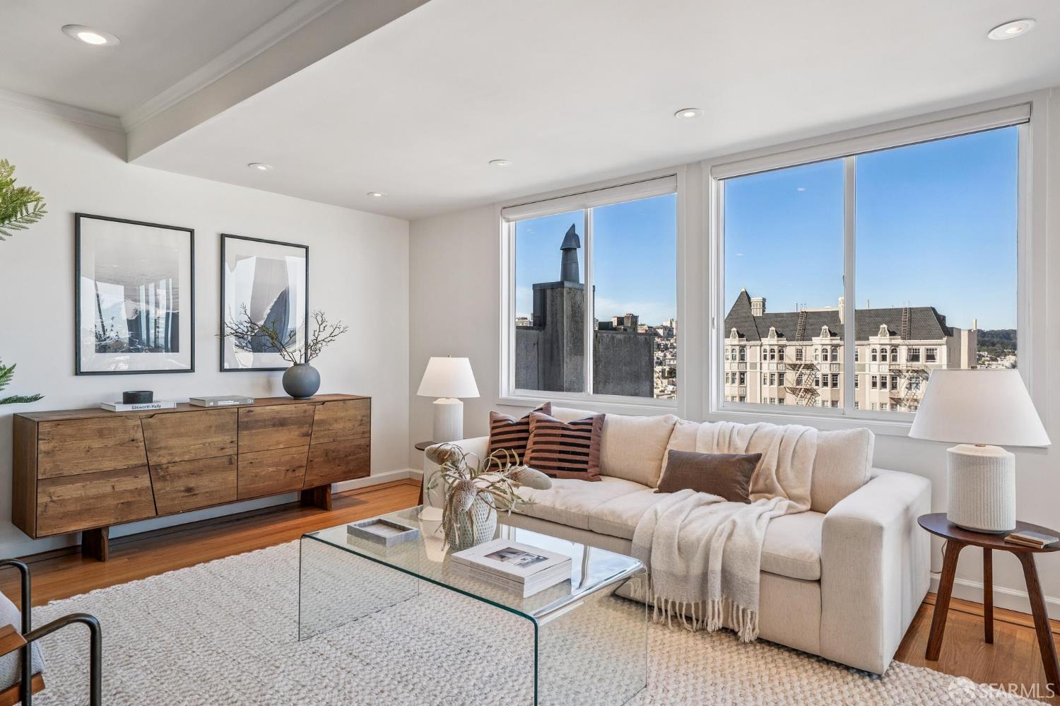 Detail Gallery Image 9 of 72 For 33 Grenard Ter, San Francisco,  CA 94109 - 3 Beds | 2/1 Baths