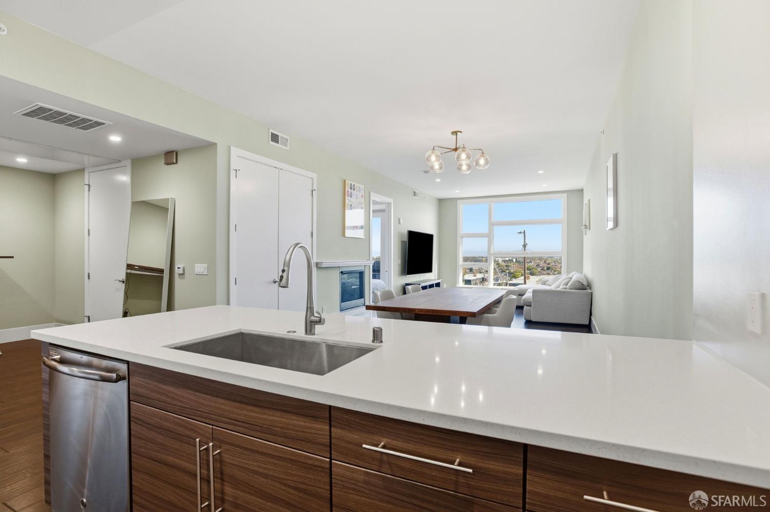 Detail Gallery Image 6 of 18 For 600 El Camino Real Rd #302,  Belmont,  CA 94002 - 1 Beds | 1 Baths