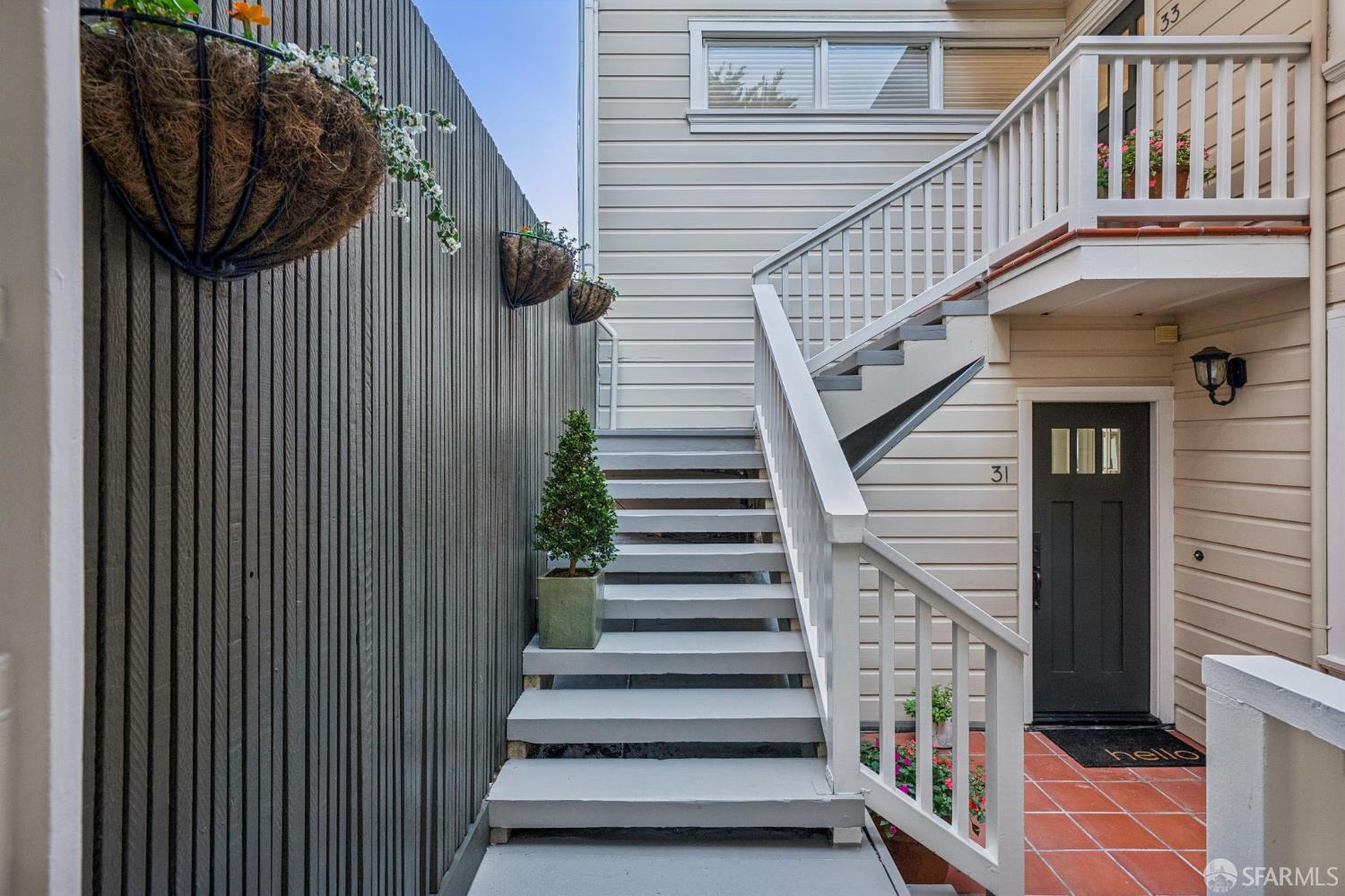 Detail Gallery Image 2 of 72 For 33 Grenard Ter, San Francisco,  CA 94109 - 3 Beds | 2/1 Baths