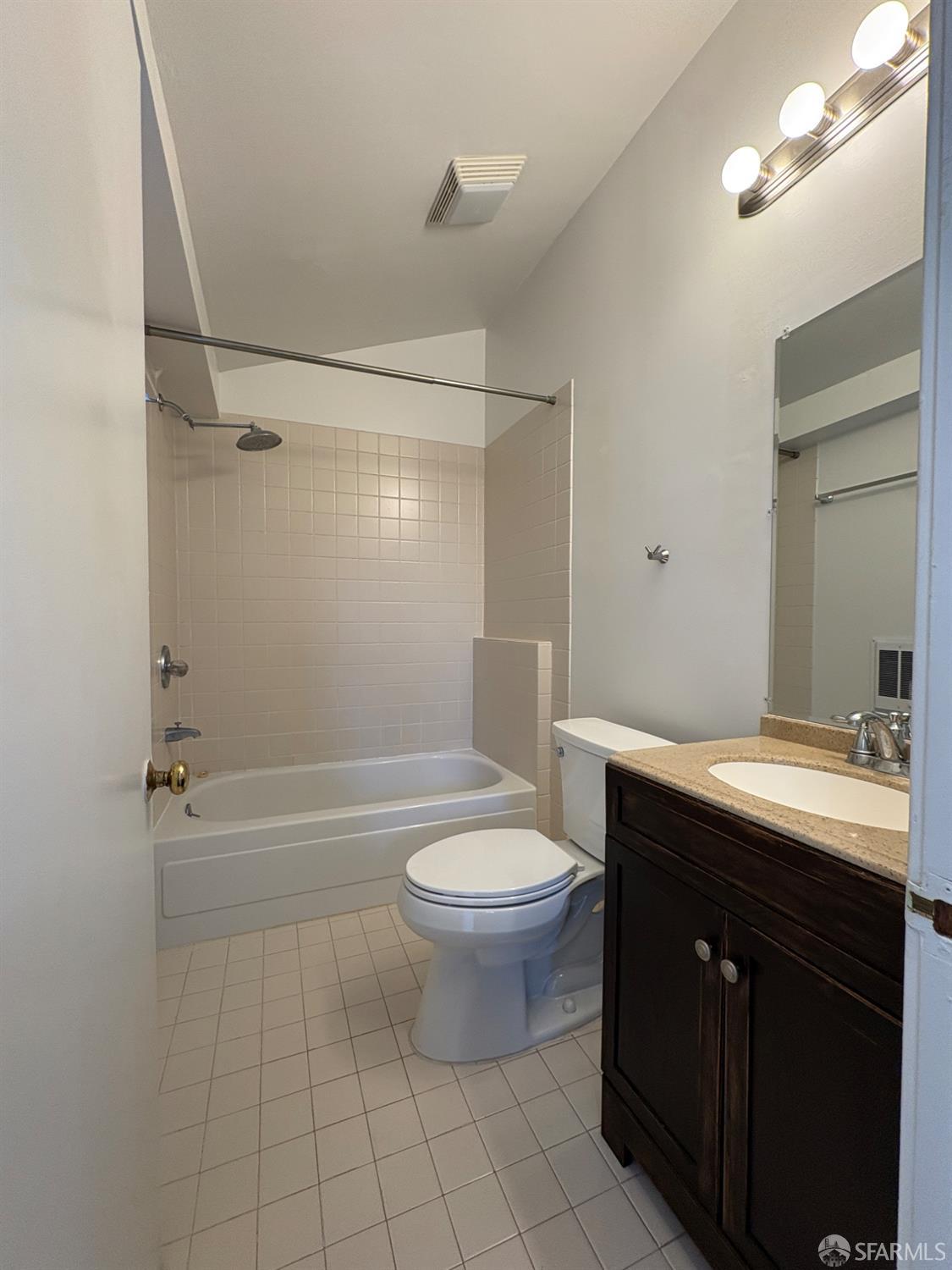 Detail Gallery Image 11 of 13 For 236 Clinton Park Dr, San Francisco,  CA 94103 - 1 Beds | 1 Baths
