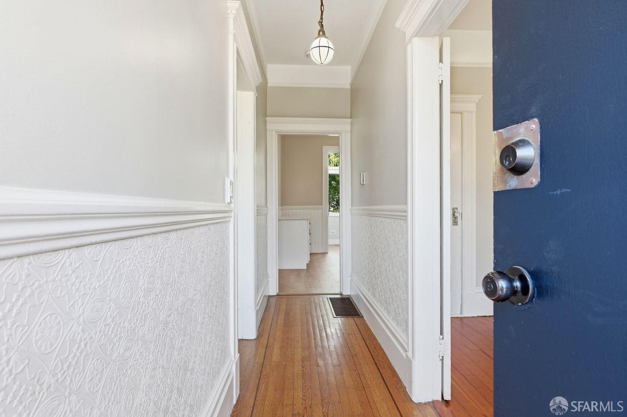 Detail Gallery Image 8 of 49 For 1529 Hampshire St, San Francisco,  CA 94110 - 3 Beds | 1/1 Baths