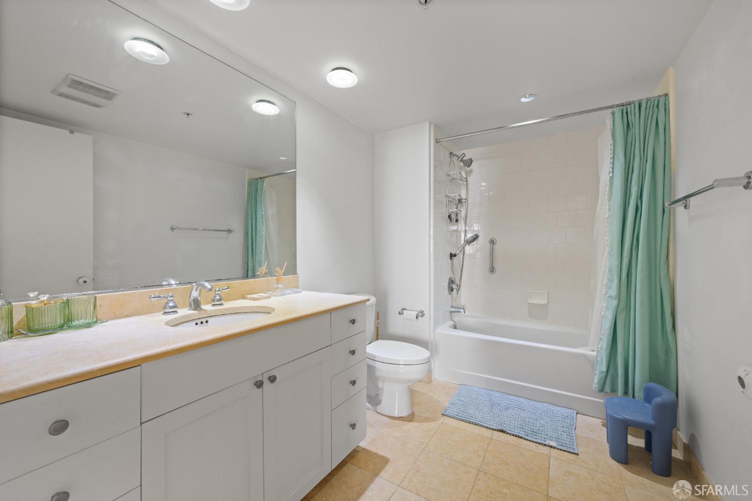 Photo #17: 426112220 Listing: Photo #17