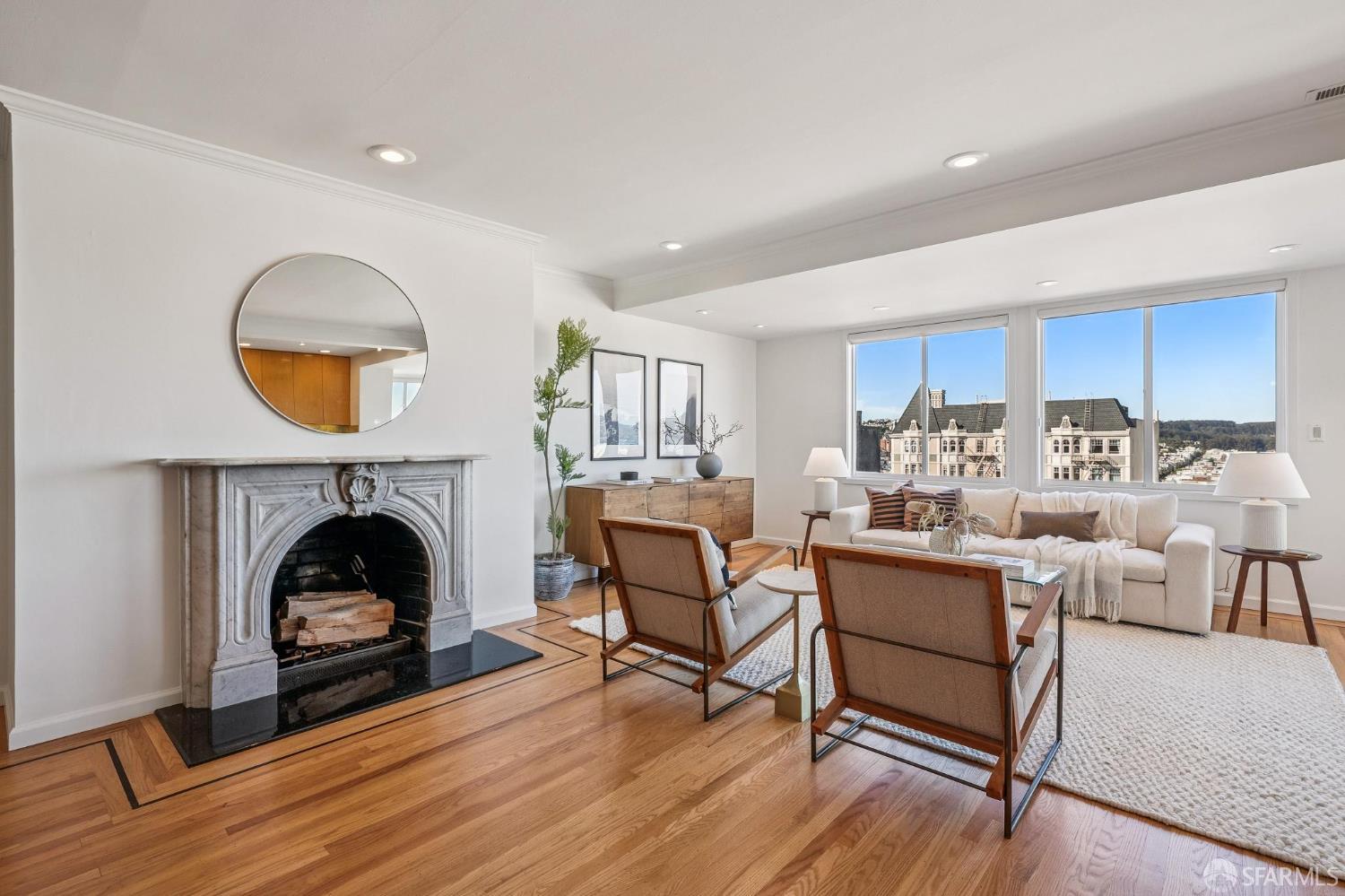 Detail Gallery Image 8 of 72 For 33 Grenard Ter, San Francisco,  CA 94109 - 3 Beds | 2/1 Baths