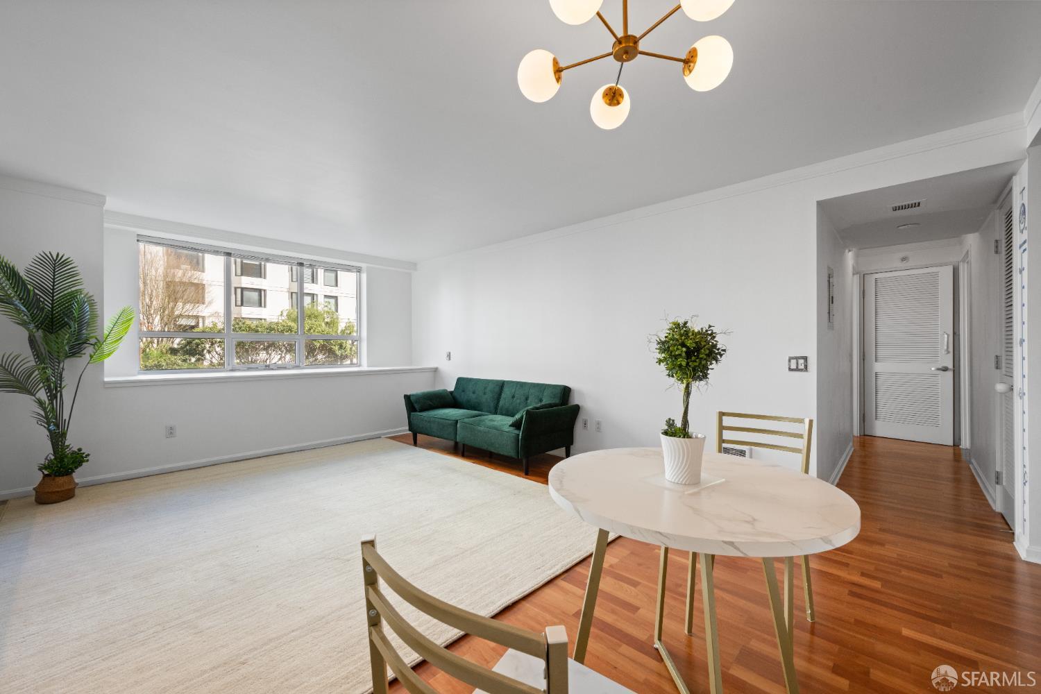 Photo #4: 426112220 Listing: Photo #4