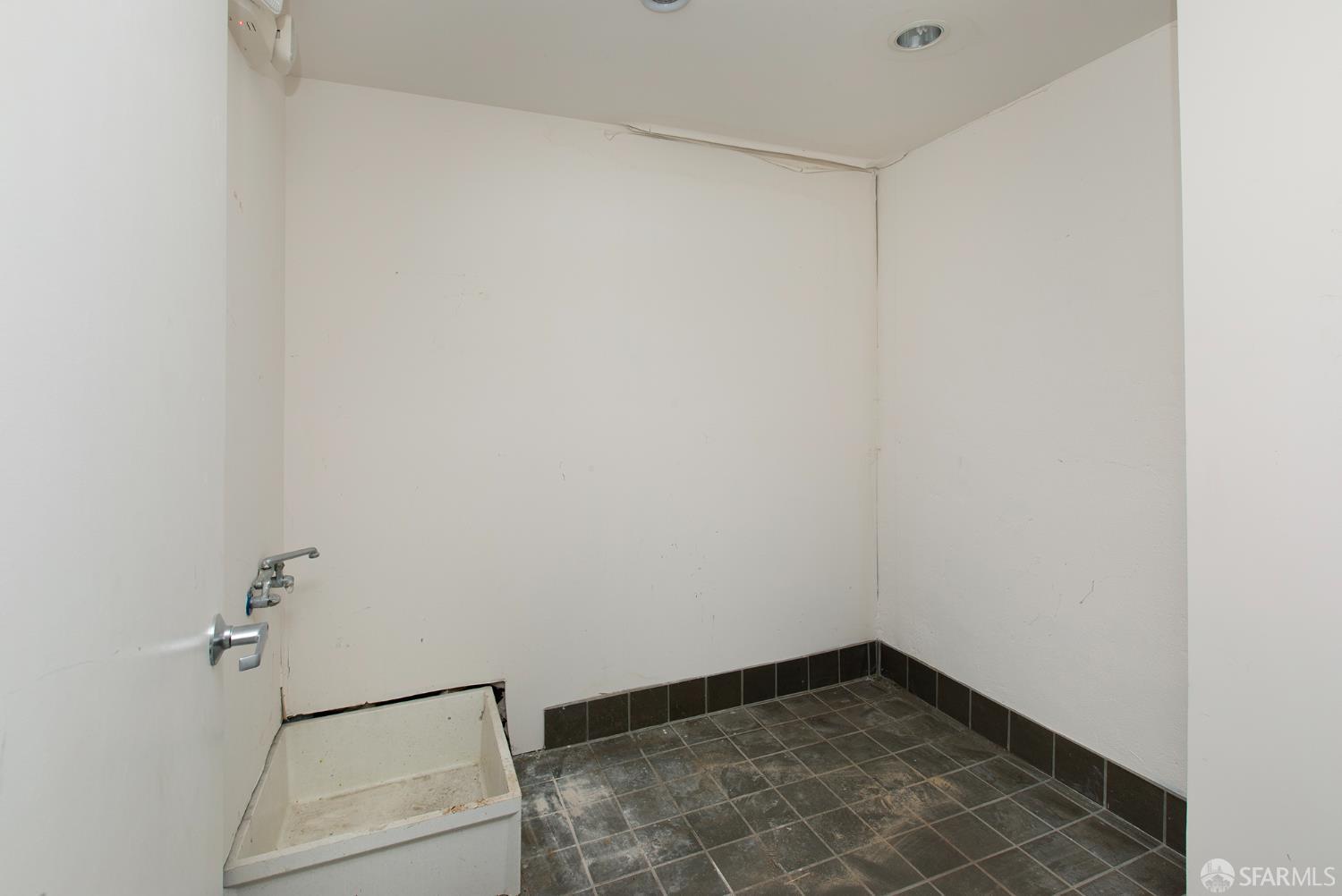 Detail Gallery Image 10 of 12 For 566 S Van Ness Ave Comm1,  San Francisco,  CA 94110 - – Beds | – Baths