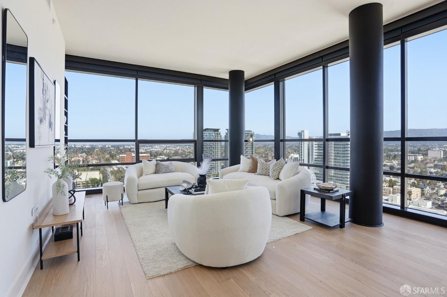 Front Image Thumbnail for SF426105673