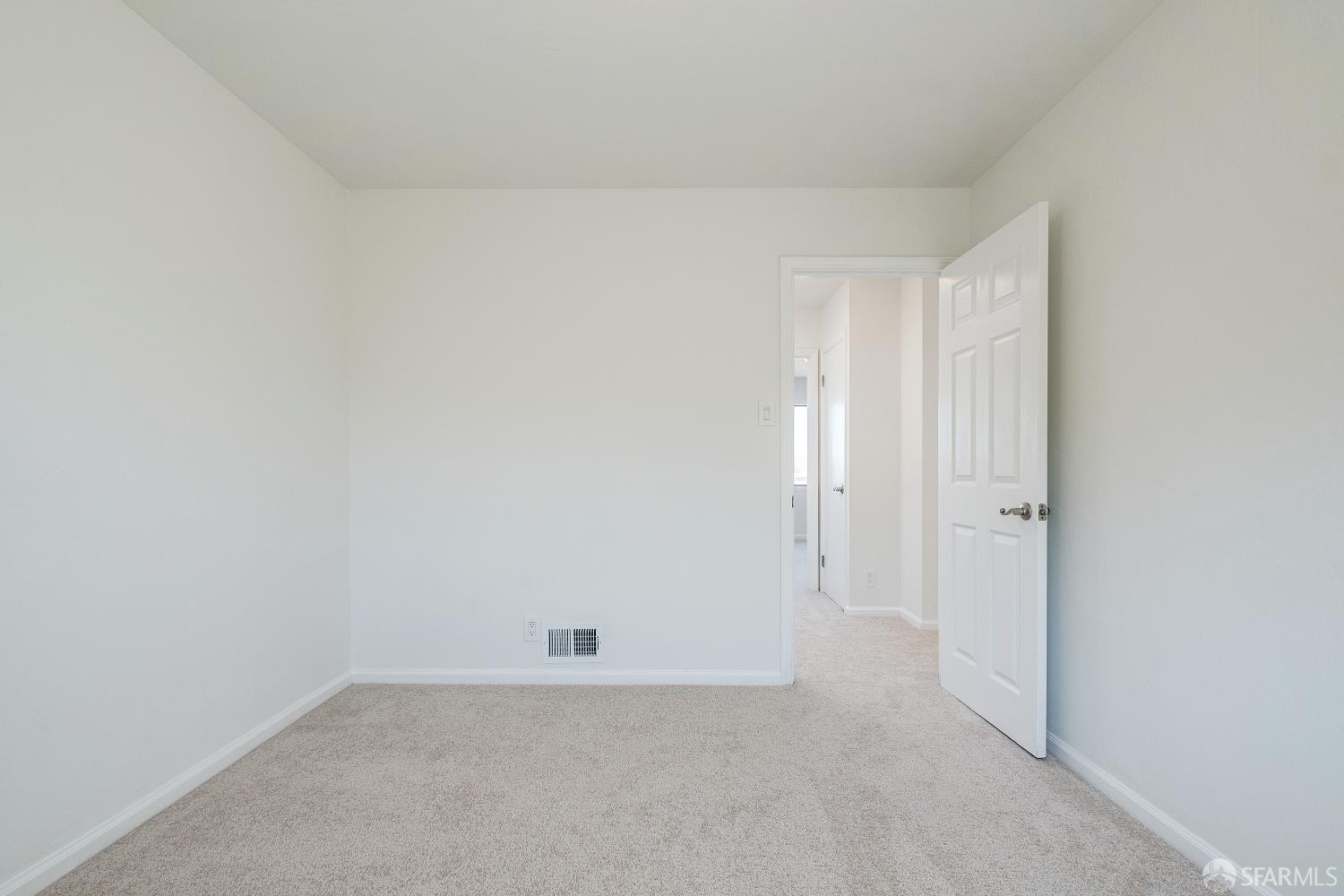 Detail Gallery Image 24 of 35 For 97 Canyon Dr, San Francisco,  CA 94112 - 4 Beds | 2/3 Baths