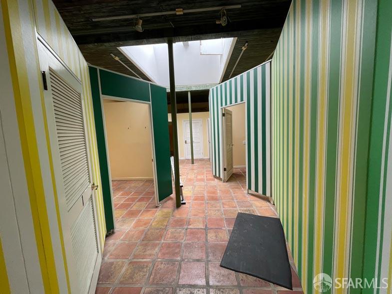 Detail Gallery Image 5 of 10 For 327 Noe St, San Francisco,  CA 94114 - – Beds | – Baths