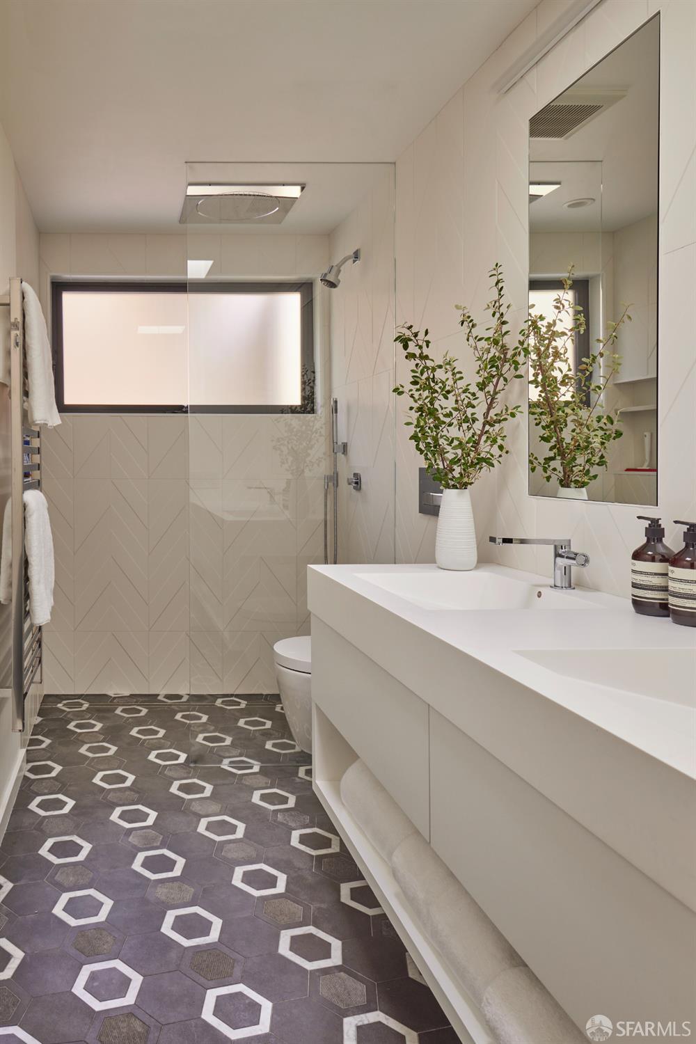 Detail Gallery Image 21 of 32 For 169 Amber Dr, San Francisco,  CA 94131 - 4 Beds | 3/1 Baths