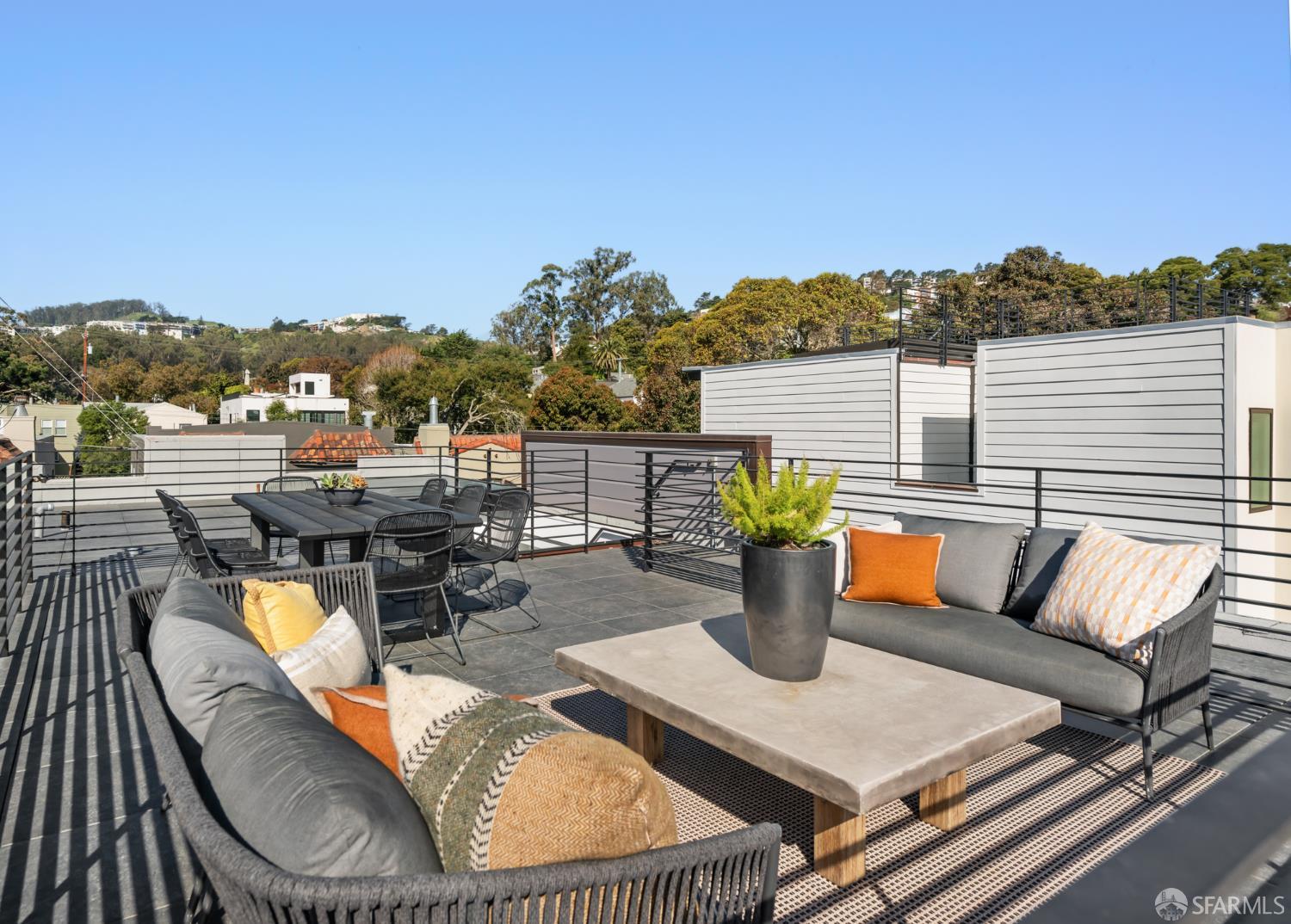 Detail Gallery Image 35 of 39 For 25 Brompton Ave, San Francisco,  CA 94131 - 4 Beds | 4/1 Baths