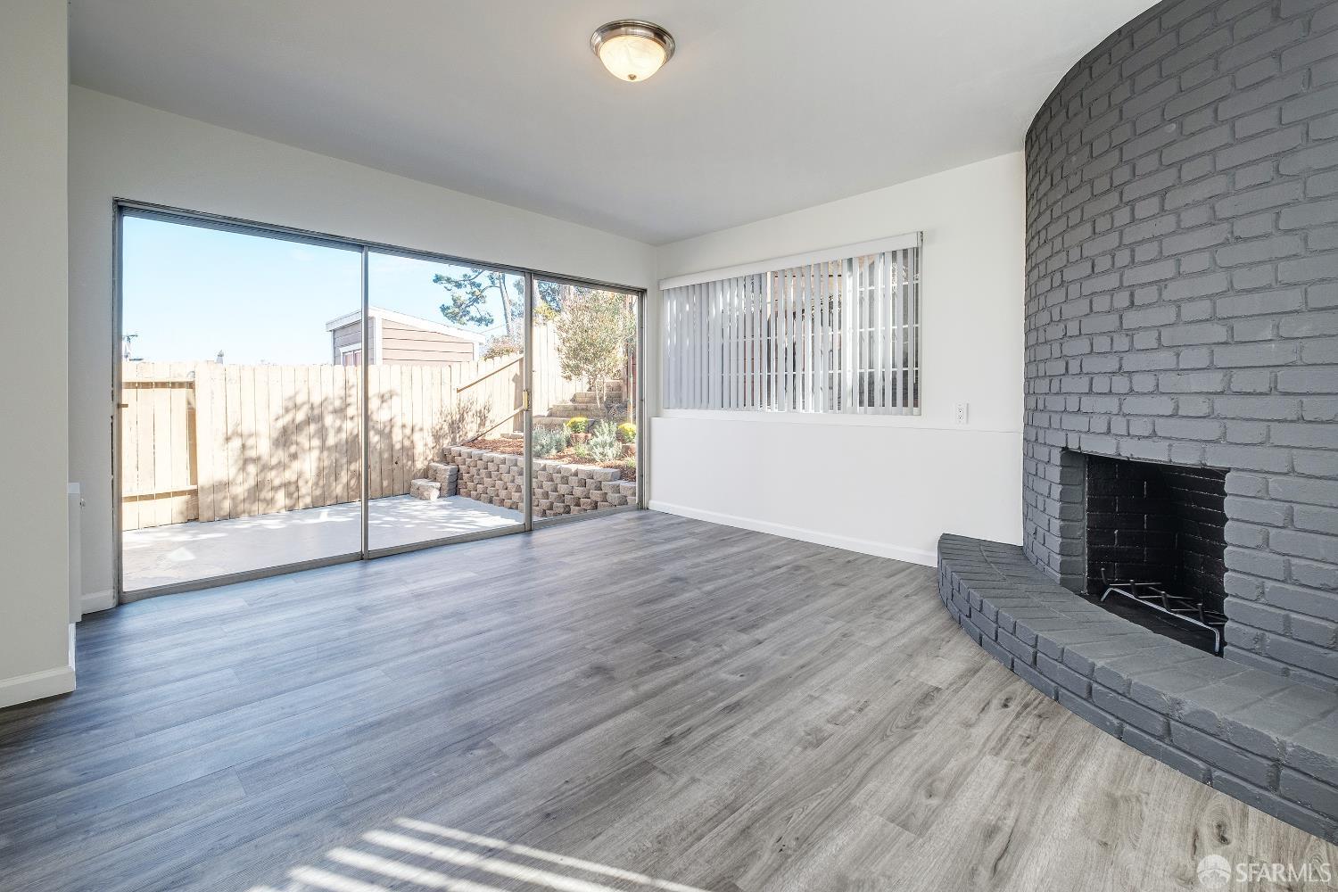 Detail Gallery Image 6 of 35 For 97 Canyon Dr, San Francisco,  CA 94112 - 4 Beds | 2/3 Baths