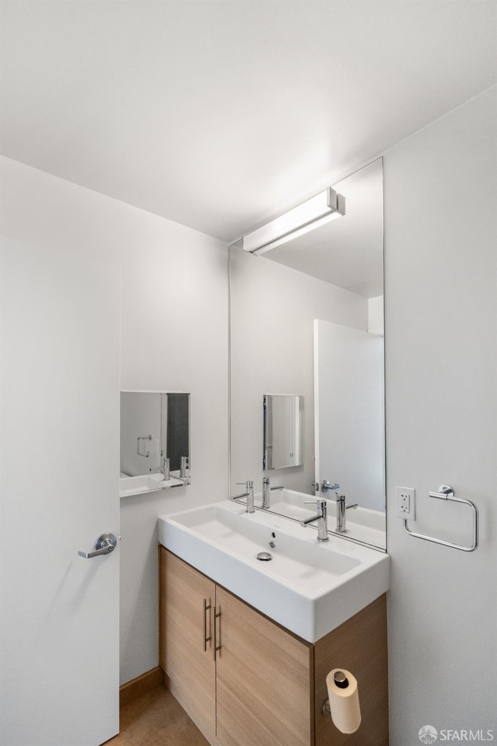 Detail Gallery Image 9 of 29 For 50 Jerrold Ave #214,  San Francisco,  CA 94124 - 2 Beds | 2 Baths