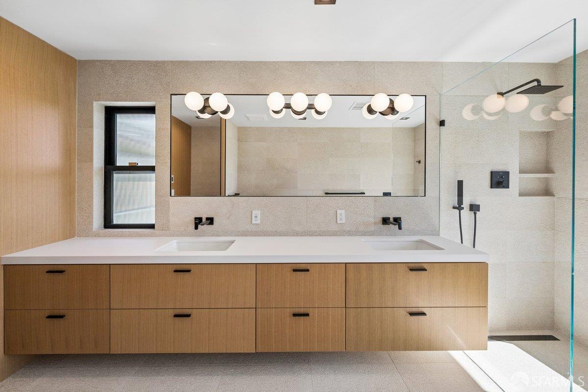 Detail Gallery Image 45 of 95 For 1435 Lakeview Dr, Hillsborough,  CA 94010 - 6 Beds | 5/1 Baths