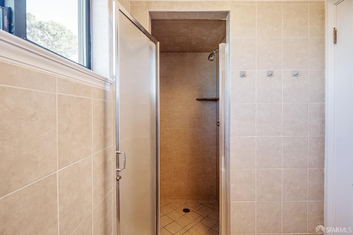 Detail Gallery Image 21 of 35 For 97 Canyon Dr, San Francisco,  CA 94112 - 4 Beds | 2/3 Baths