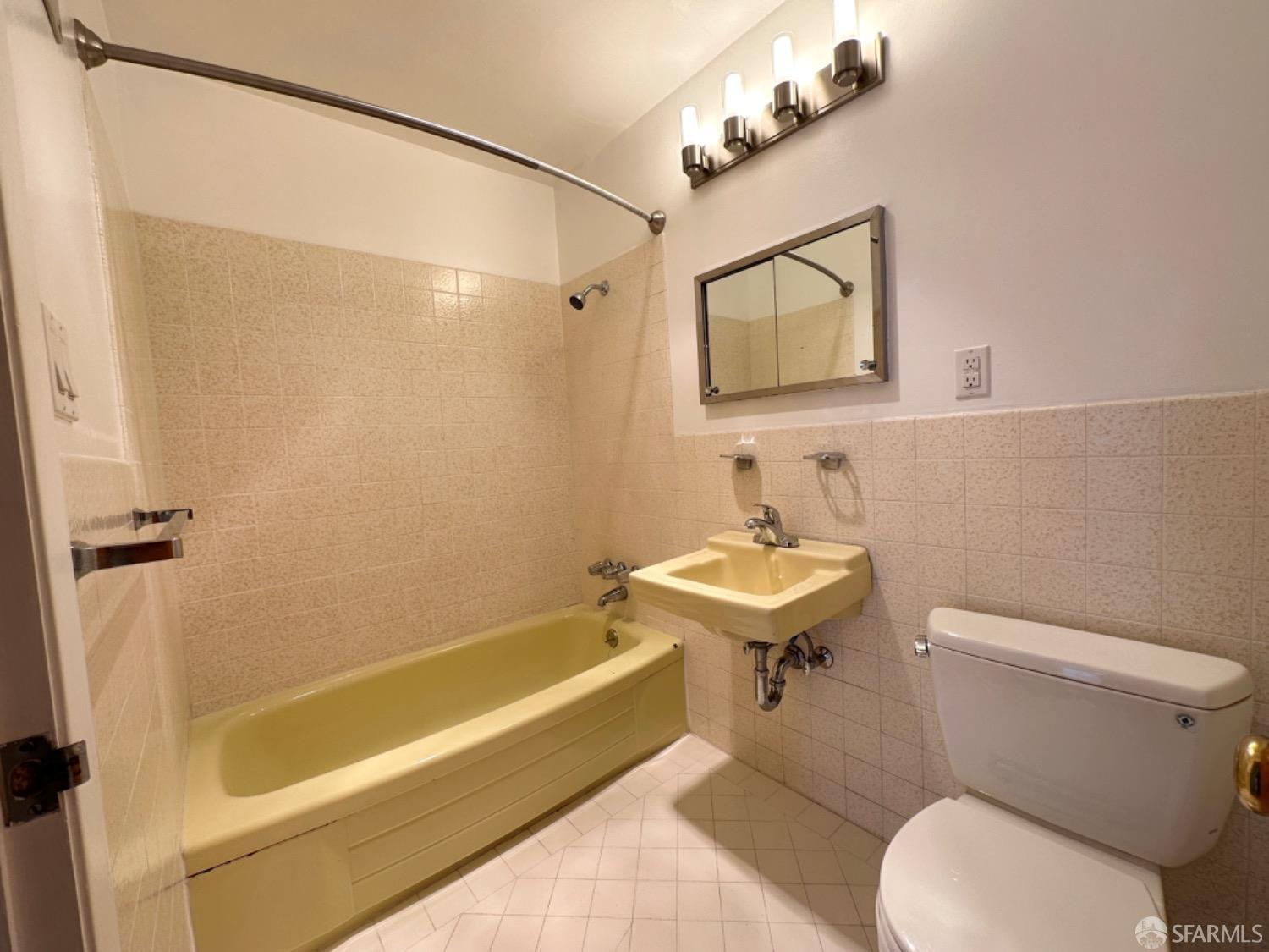 Detail Gallery Image 3 of 18 For 2240 Buchanan St #3,  San Francisco,  CA 94115 - 2 Beds | 2 Baths