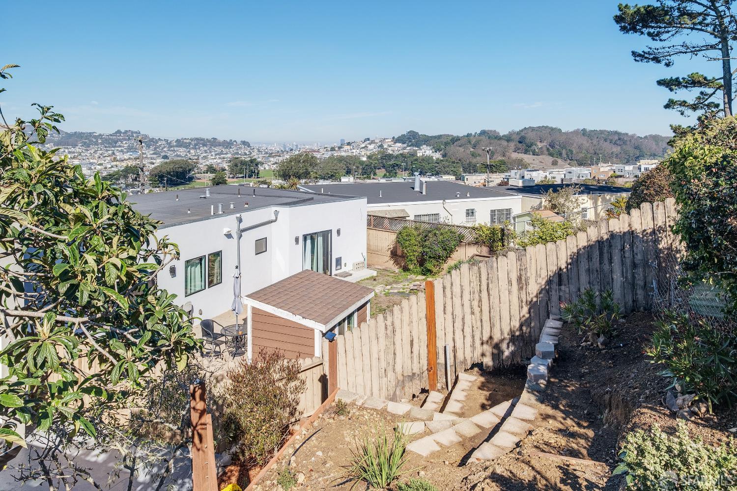 Detail Gallery Image 27 of 35 For 97 Canyon Dr, San Francisco,  CA 94112 - 4 Beds | 2/3 Baths